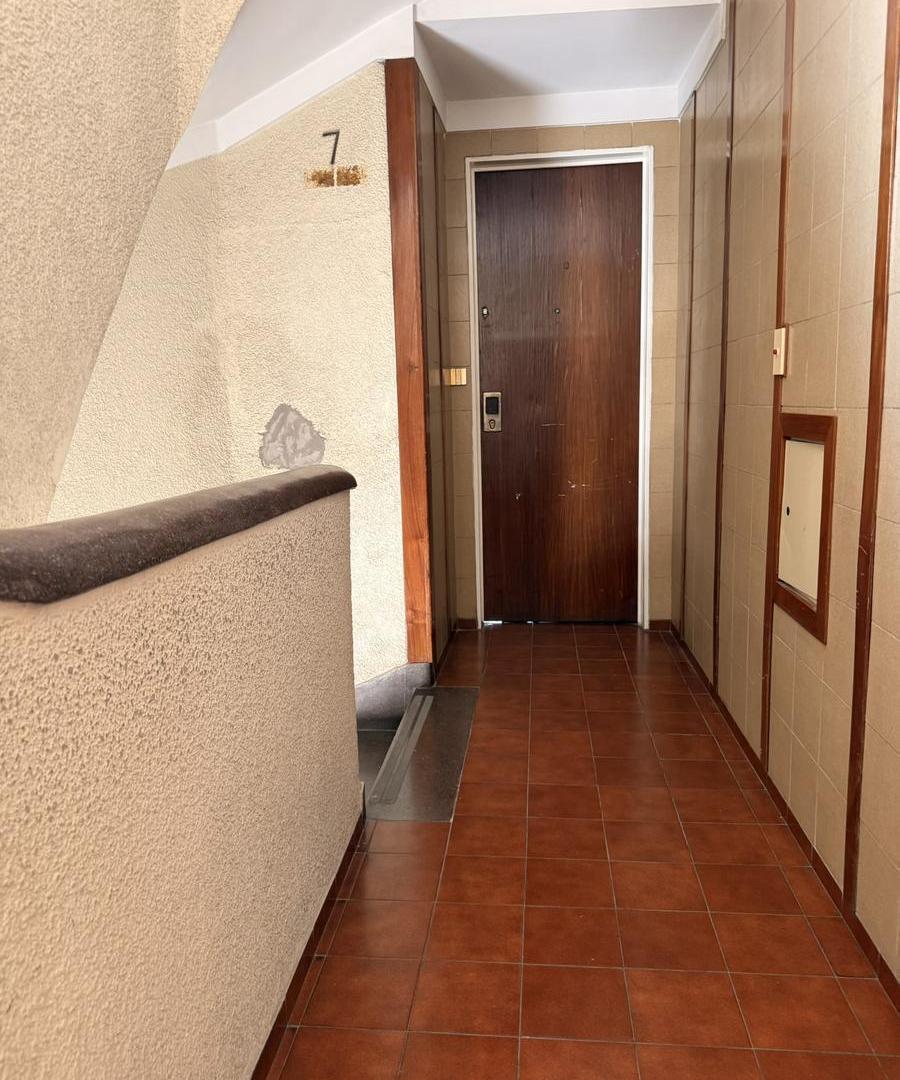 Foto de Venta Departamento de 5 ambientes con dependencia y cochera en Flores, imagen 4