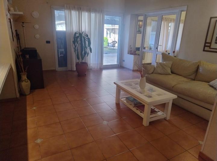 La Paloma Country. casa 3 dorm. dpto. y pileta. Villa Allende 2