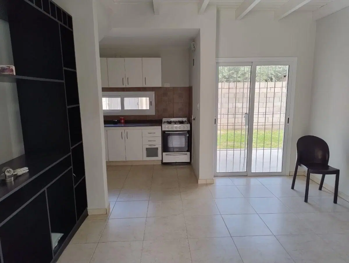 Dúplex tipo loft en Villa Rivera Indarte. Gran terreno. Apto crédito. Zona norte. 4