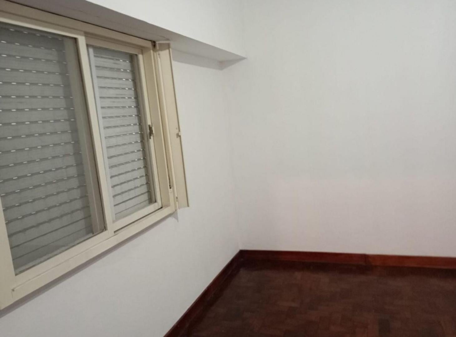 - CASA PH DE 3 AMBIENTES EN ALQUILER -