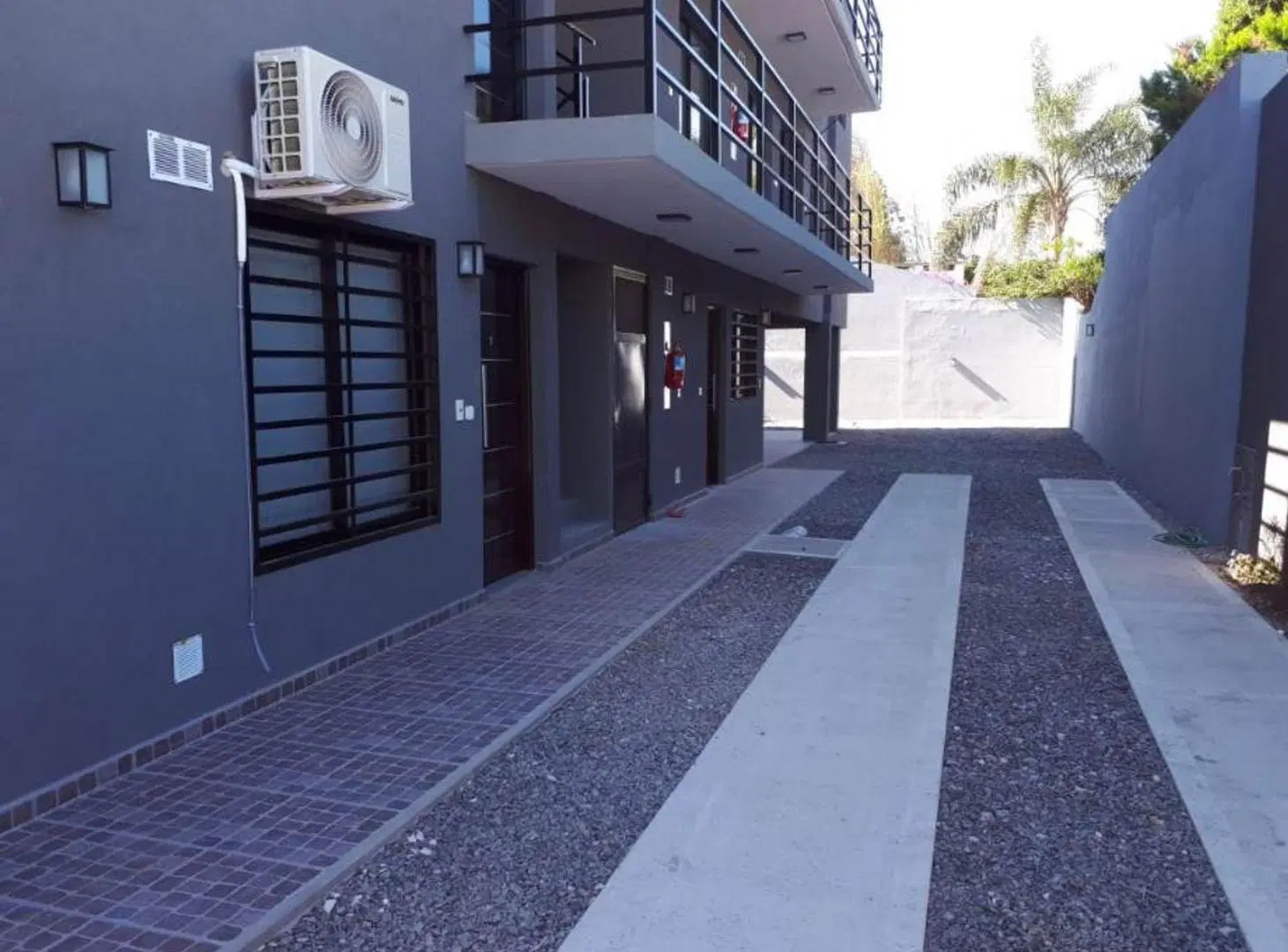 - MONOAMBIENTE EN PLANTA BAJA 2