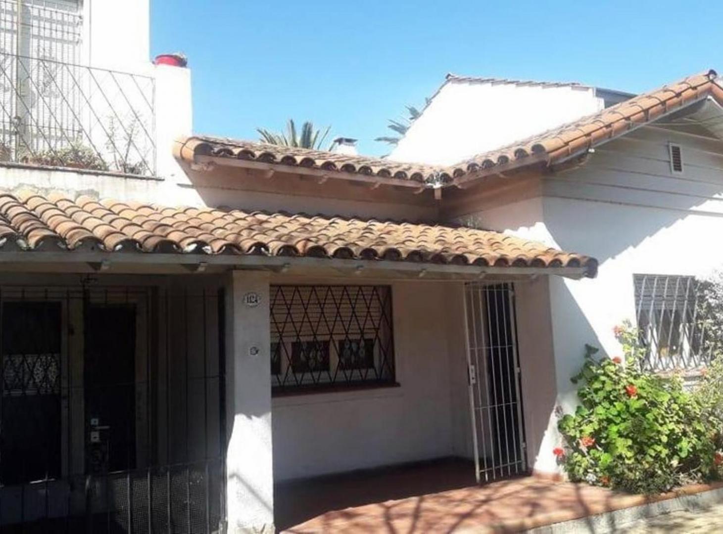 PERMUTA - CASA DE 2 AMBIENTES CON DEPARTAMENTOS EN VENTA - ITUZAINGO NORTE