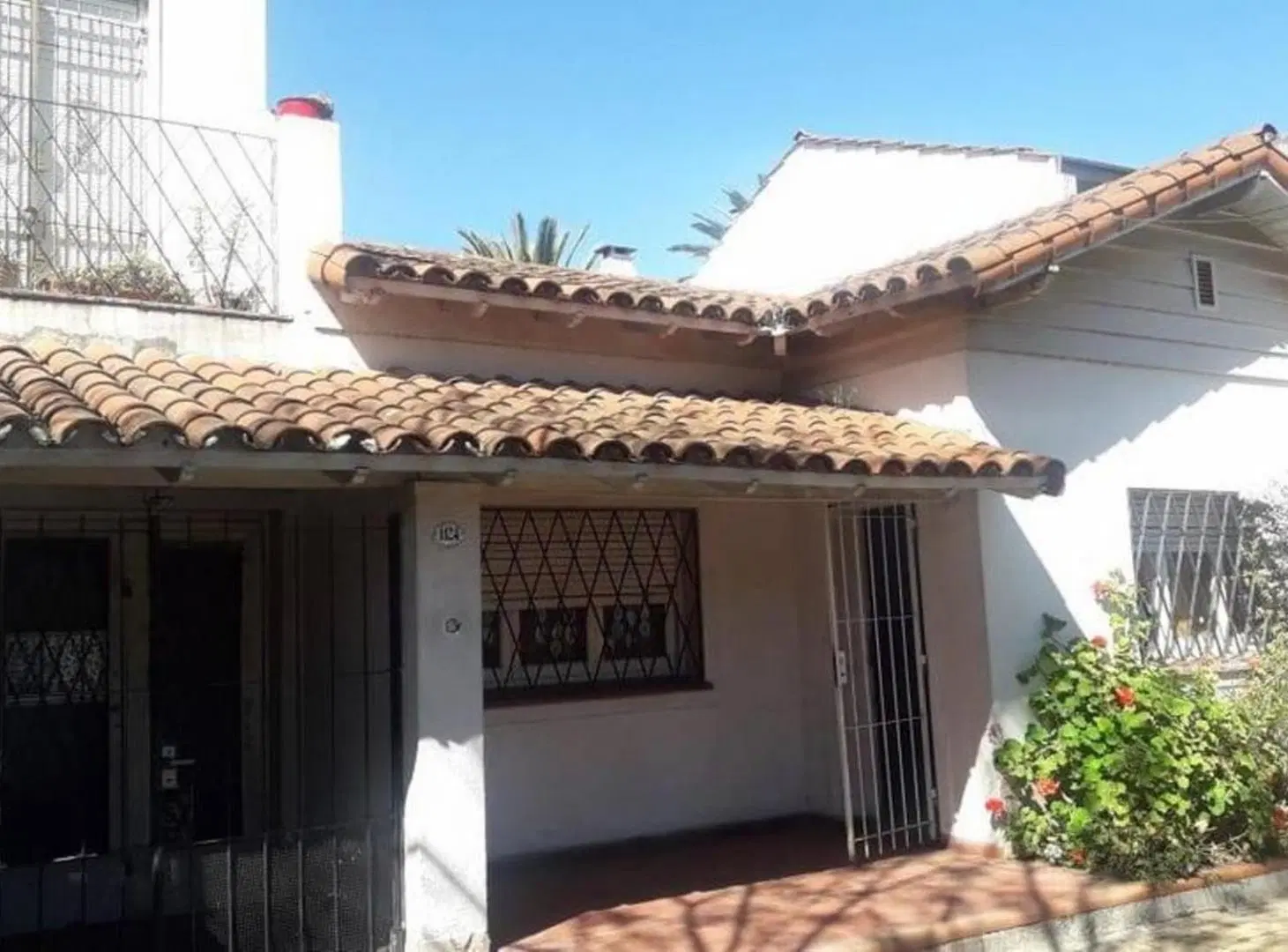 PERMUTA - CASA DE 2 AMBIENTES CON DEPARTAMENTOS EN VENTA - ITUZAINGO NORTE 2