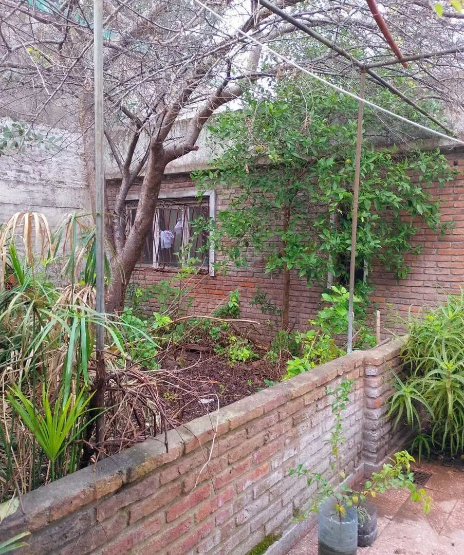 PERMUTA - CASA DE 2 AMBIENTES CON DEPARTAMENTOS EN VENTA - ITUZAINGO NORTE 5