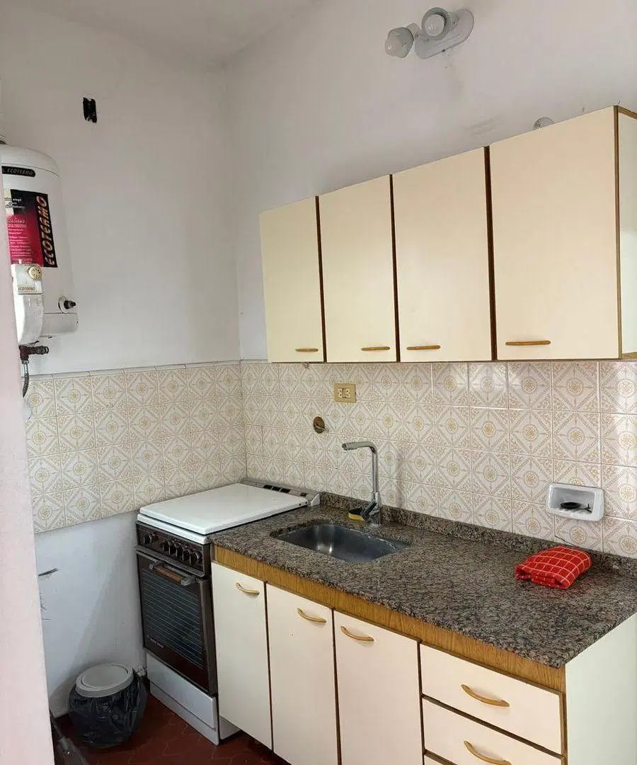 EXCELENTE CASA PH EN CASTELAR NORTE 3