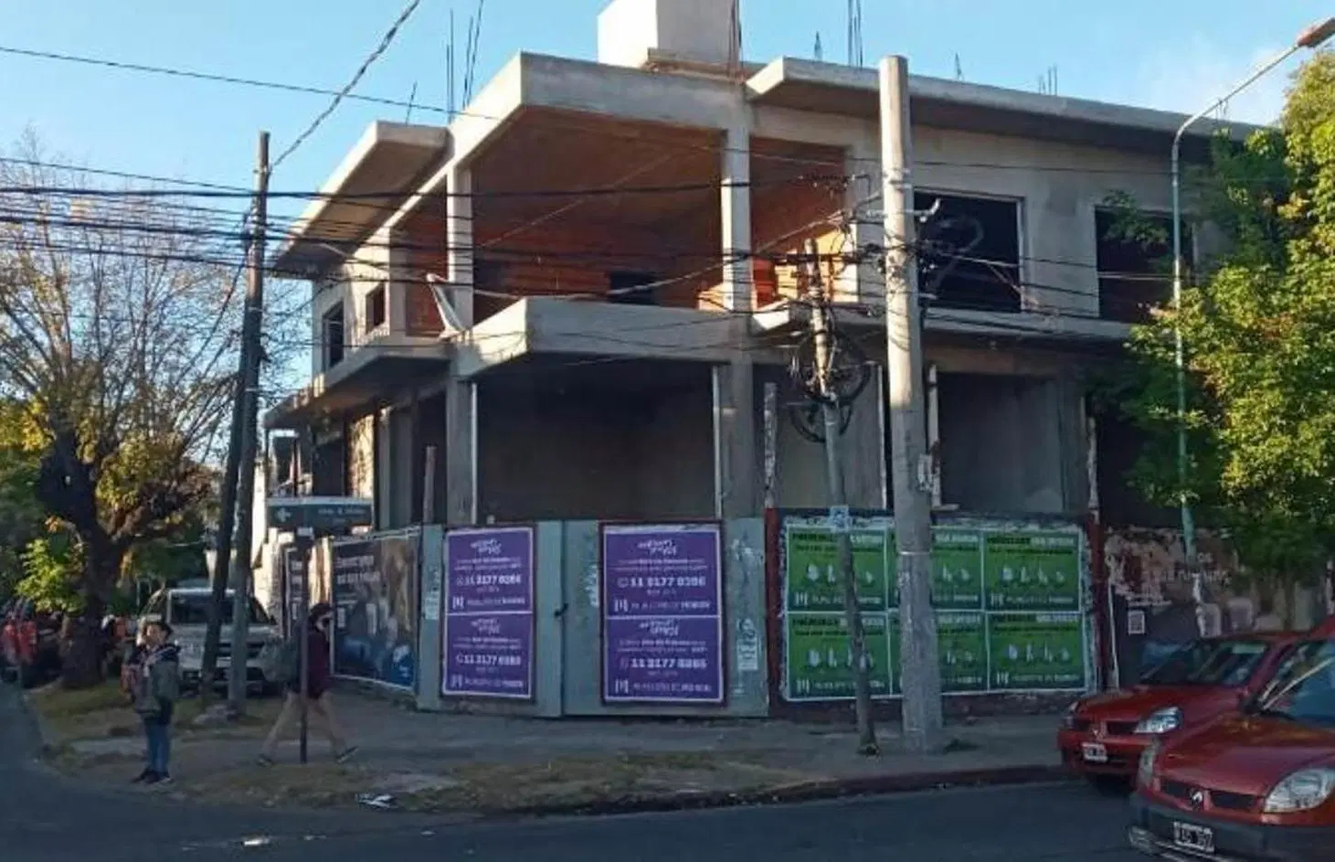 CASTELAR VENTA DE 3 DEPARTAMENTOS + 6 LOCALES 4