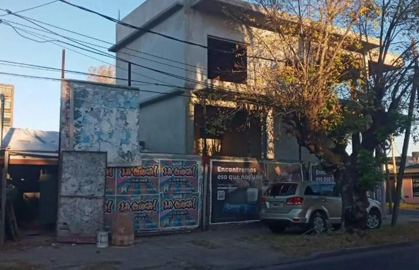 CASTELAR VENTA DE 3 DEPARTAMENTOS + 6 LOCALES 3