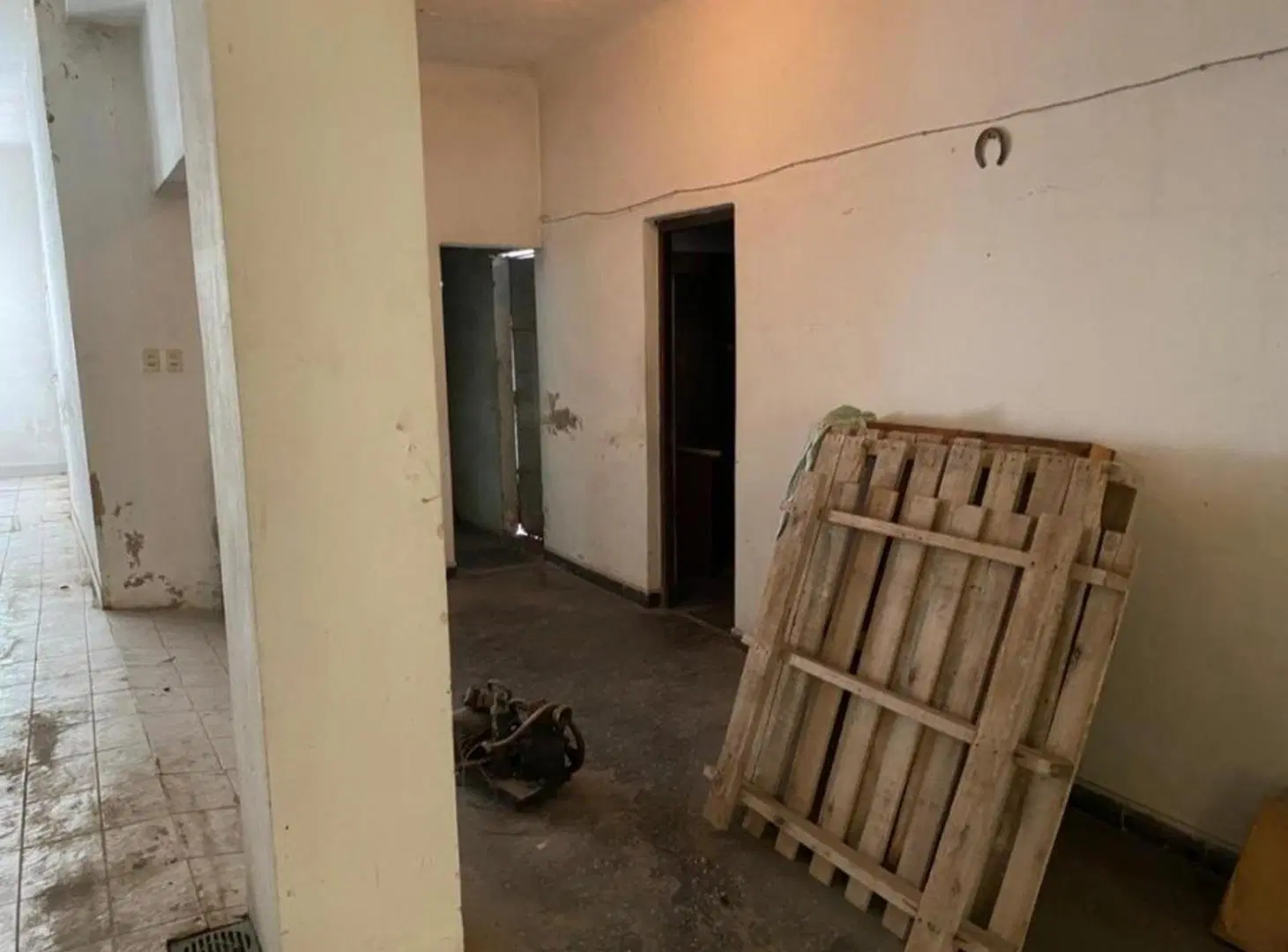 VENTA - CASA AMERICANA DE 3 AMBIENTES A RECICLAR - MORON 2