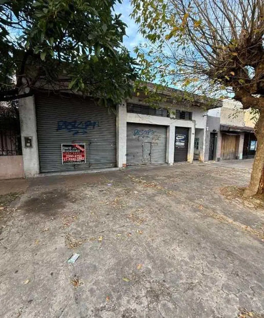 LOCAL CON VIVIENDAS AL CONTRAFRENTE 4