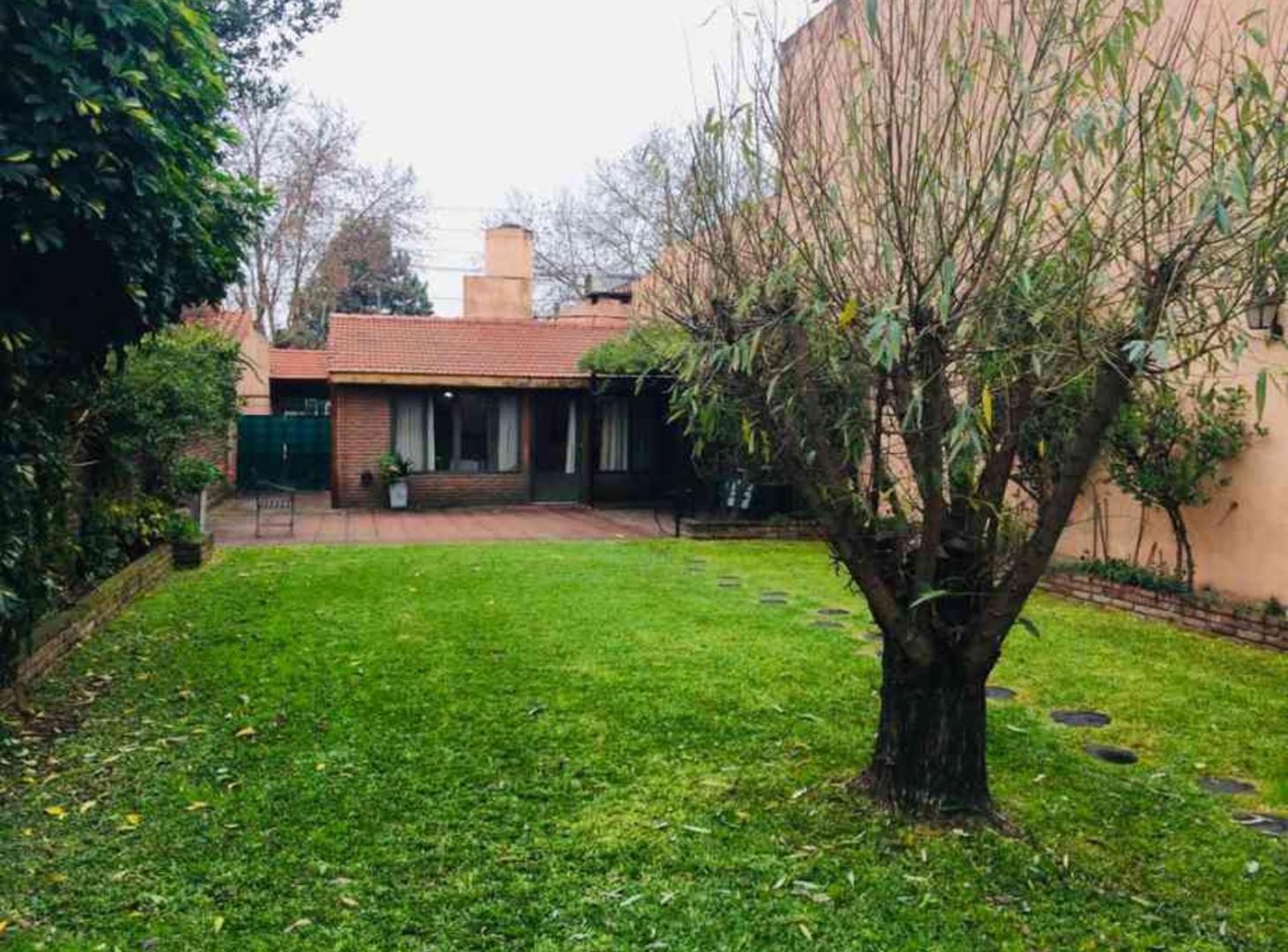CHALET DE 3 AMBIENTES EN VENTA - MORON SUR