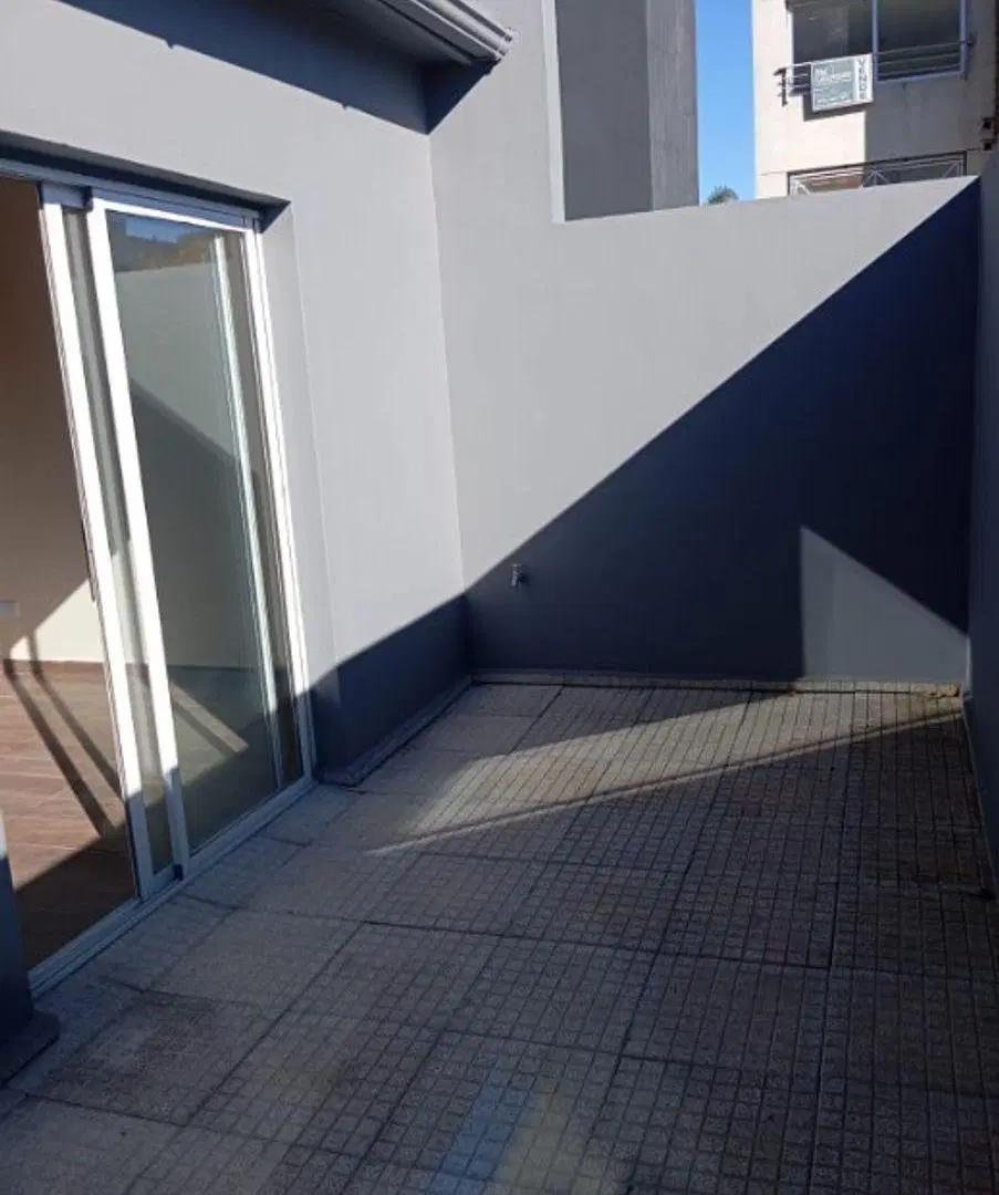 -HERMOSO PH DE 4 AMBIENTES A ESTRENAR EN MORON NORTE - 2