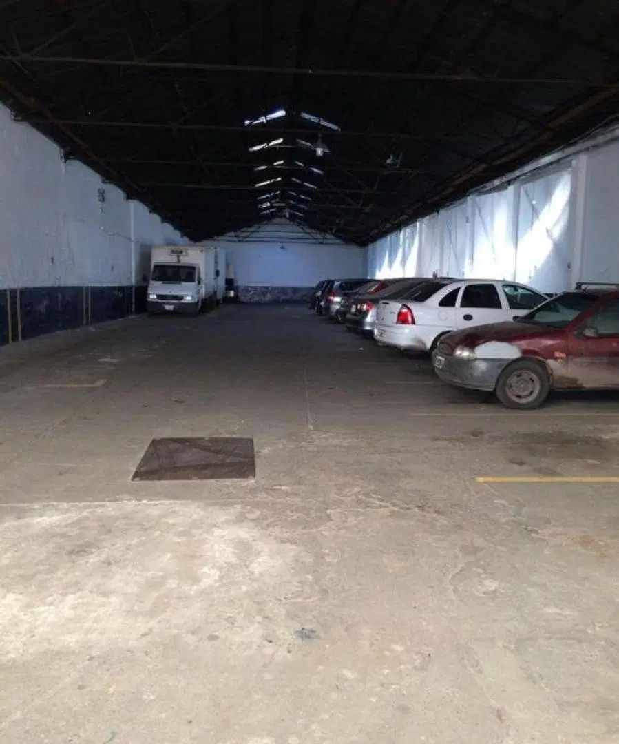 GALPON EN VENTA EN MORON - 4