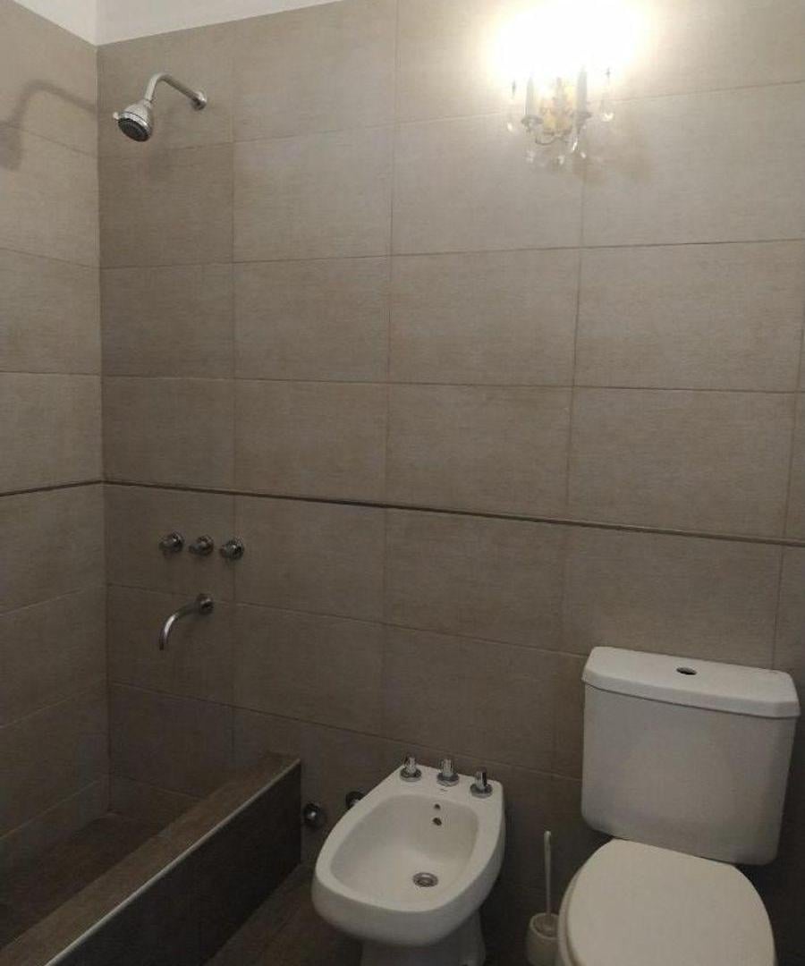 CASA DE 4 AMBIENTES EN VENTA