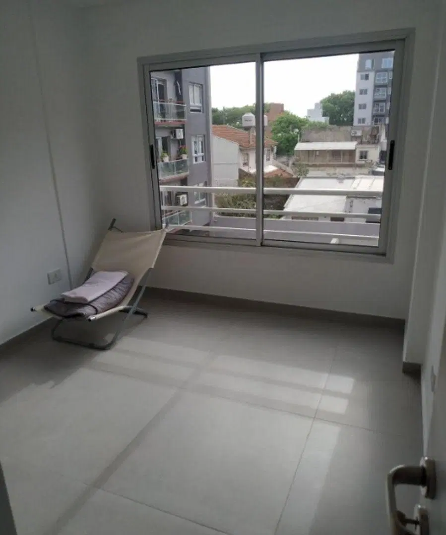 DEPARTAMENTO DE 2 AMBIENTES CON BALCON 3