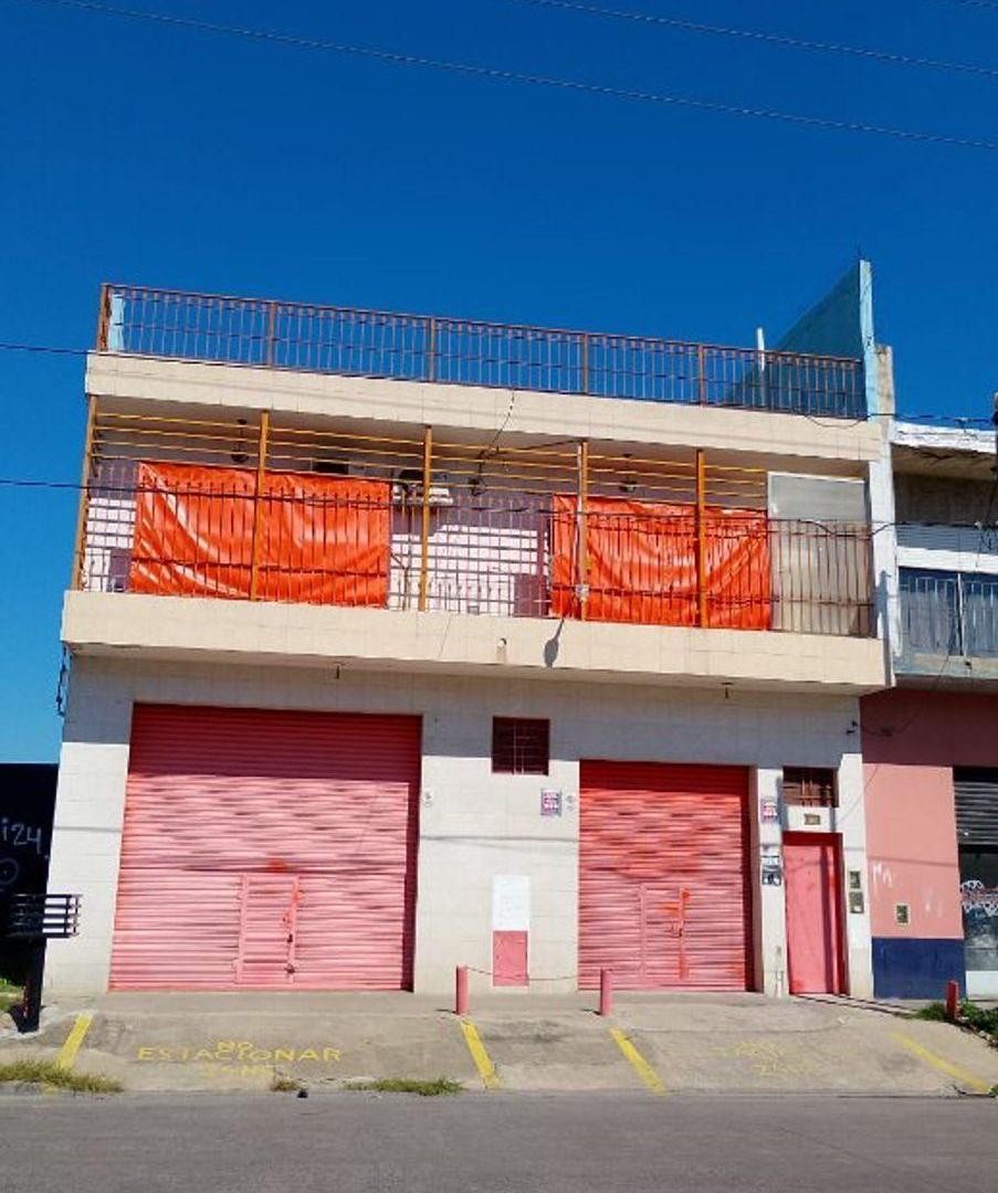 CASA DE 3 AMBIENTES EN VENTA - MORON SUR