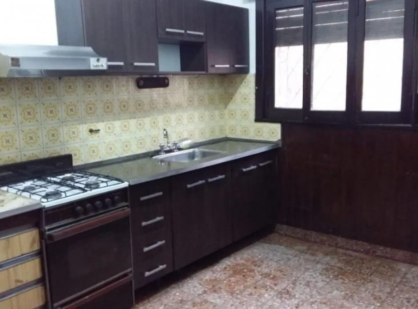 Casa en venta ubicada en Morón, ideal para familias. 2