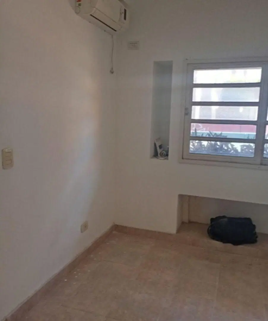 DEPARTAMENTO PLANTA BAJA PARA USO COMERCIAL A REFFACIONAR - APTO PROFESIONAL 3