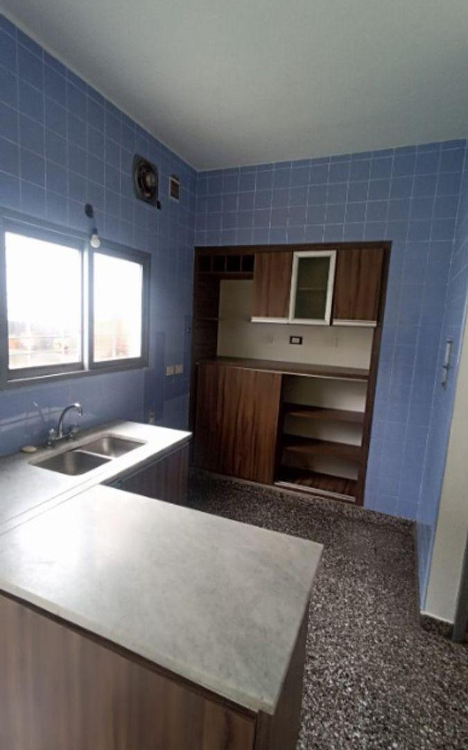 PH DE 4 AMBIENTES EN VENTA EN MORON NORTE