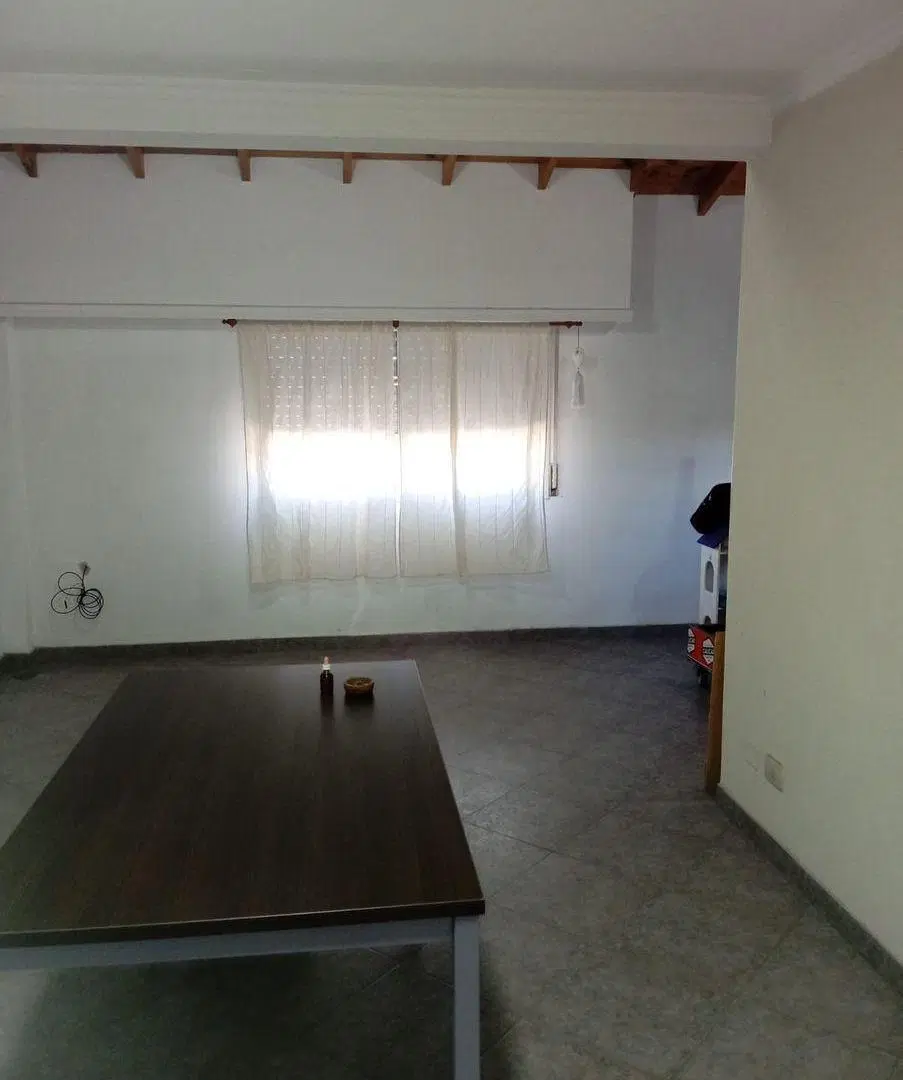 DEPARTAMENTO PH DE 3 AMBIENTES AL FRENTE CON VISTA A DONATO ALVAREZ Y FALUCHO PRIMER PISO POR ESCALE 5