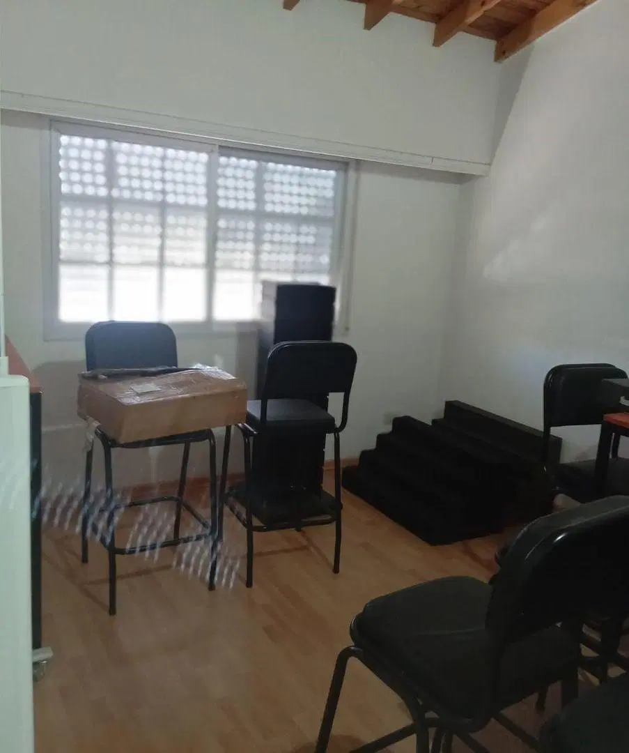 DEPARTAMENTO PH DE 3 AMBIENTES AL FRENTE CON VISTA A DONATO ALVAREZ Y FALUCHO PRIMER PISO POR ESCALE 2