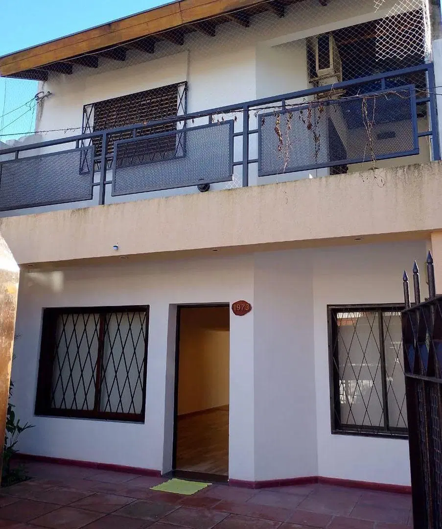 CASA PH 5 AMBIENTES EN CASTELAR NORTE 1