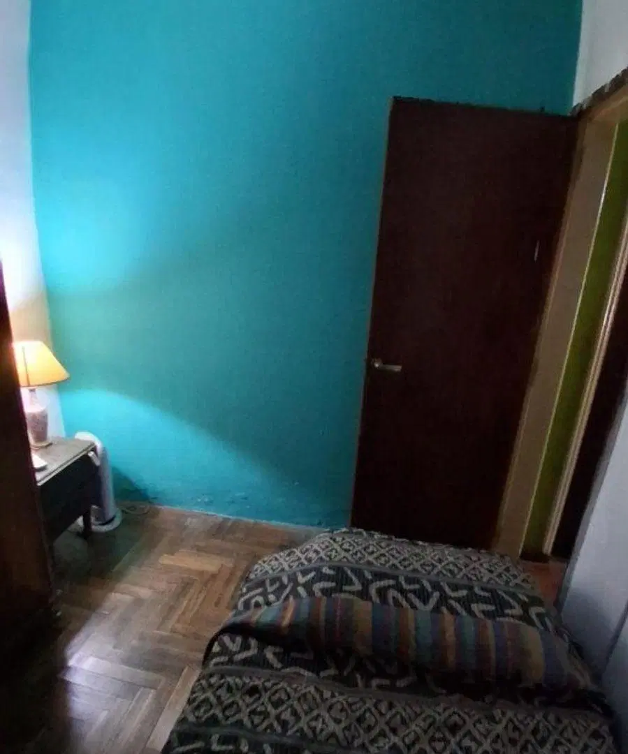 EN VENTA CASA 4 AMBIENTES EN CASTELAR SUR 1