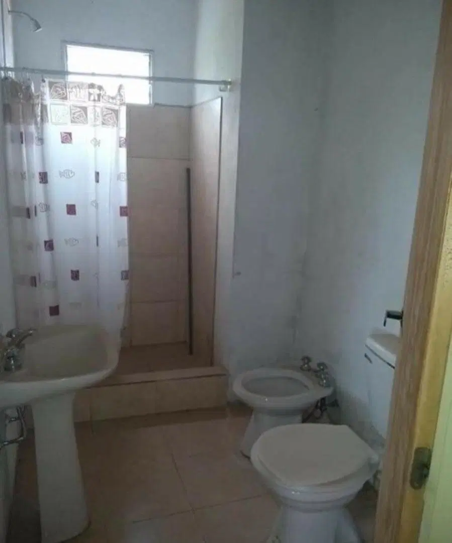 BLOCK EN VENTA DE 3 LOCALES + 5 DEPARTAMENTOS - ITUZAINGO 2
