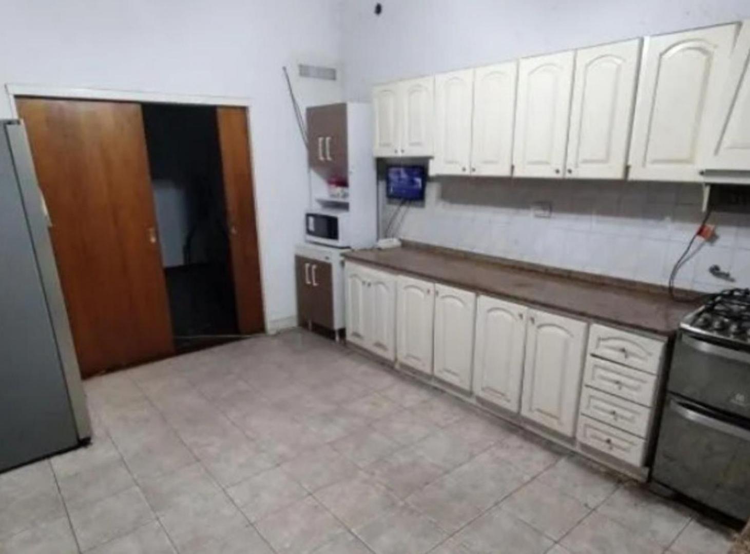CHALET DE 5 AMBIENTES EN ZONA RESIDENCIAL