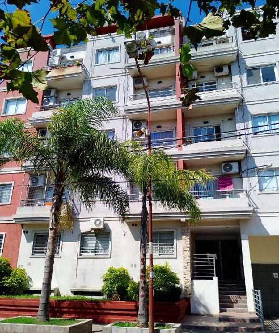 DEPARTAMENTO EN ALQUILER DE 2 AMBIENTES CON COCHERA