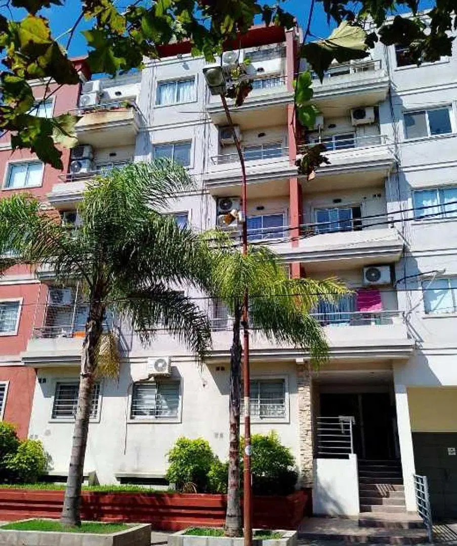 DEPARTAMENTO EN ALQUILER DE 2 AMBIENTES CON COCHERA 1