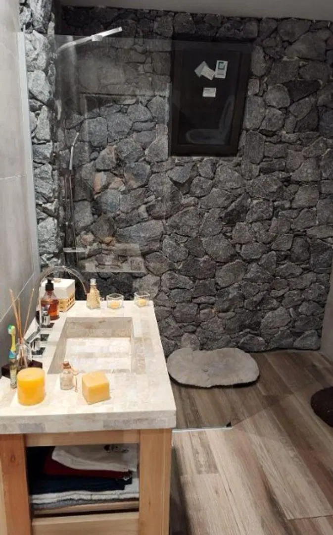 CASA DE CATEGORIA DE 5 AMBIENTES 4