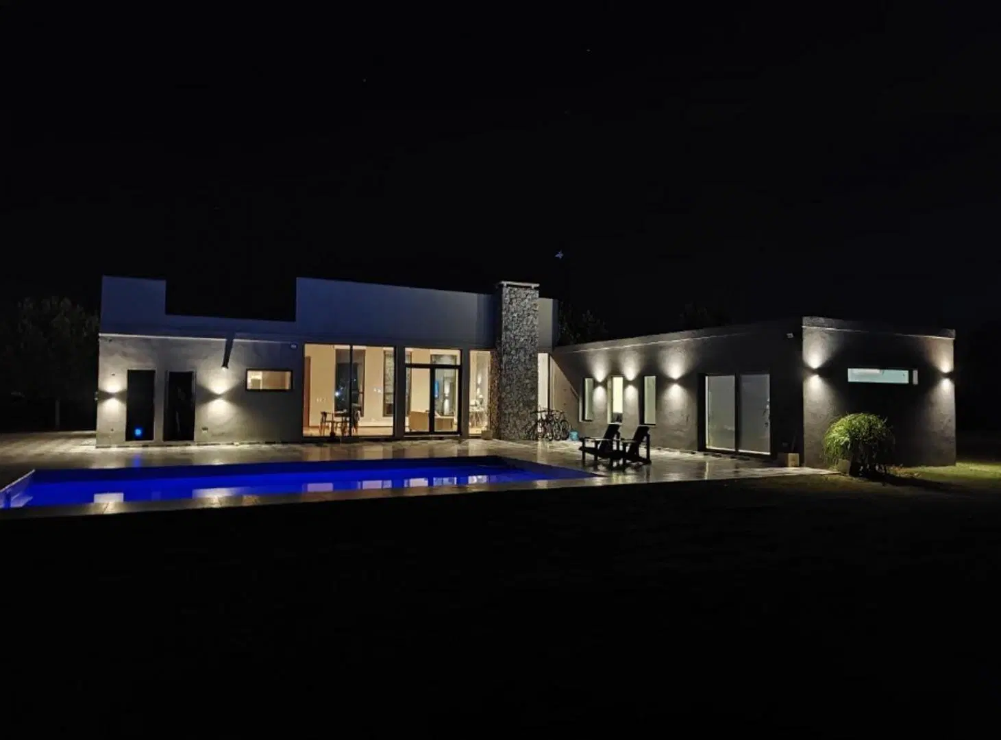CASA DE CATEGORIA DE 5 AMBIENTES 3
