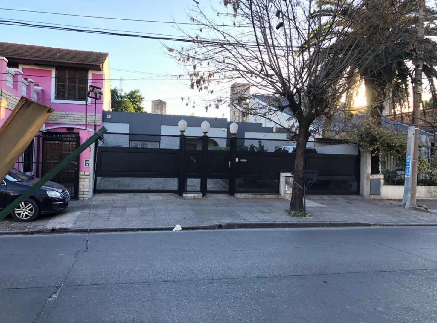 HERMOSA CASA DE 5 AMBIENTES EN VENTA MORON NORTE 1