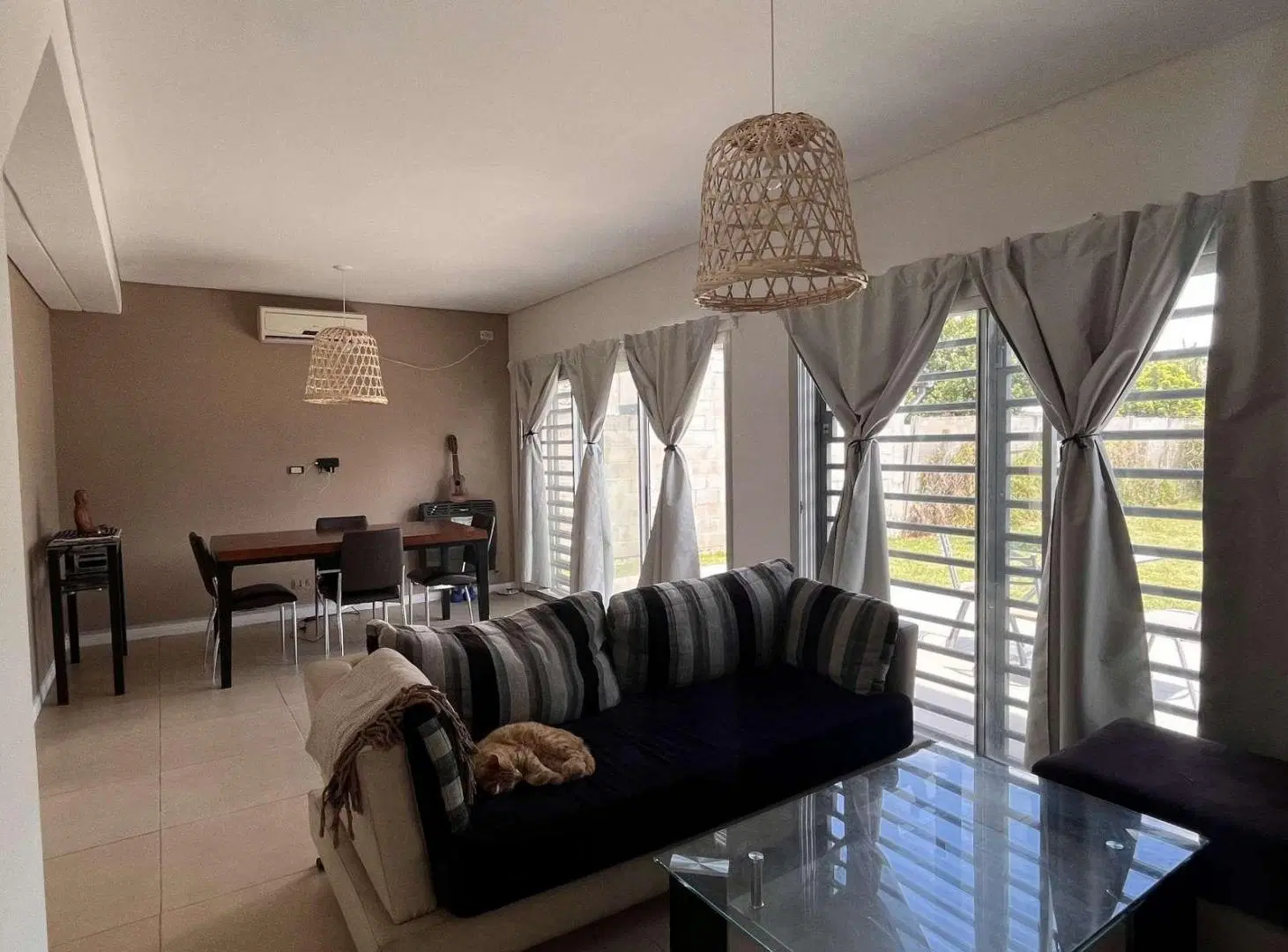 EXCELENTE CASA MINIMALISTA EN ITUZAINGO NORTE 1