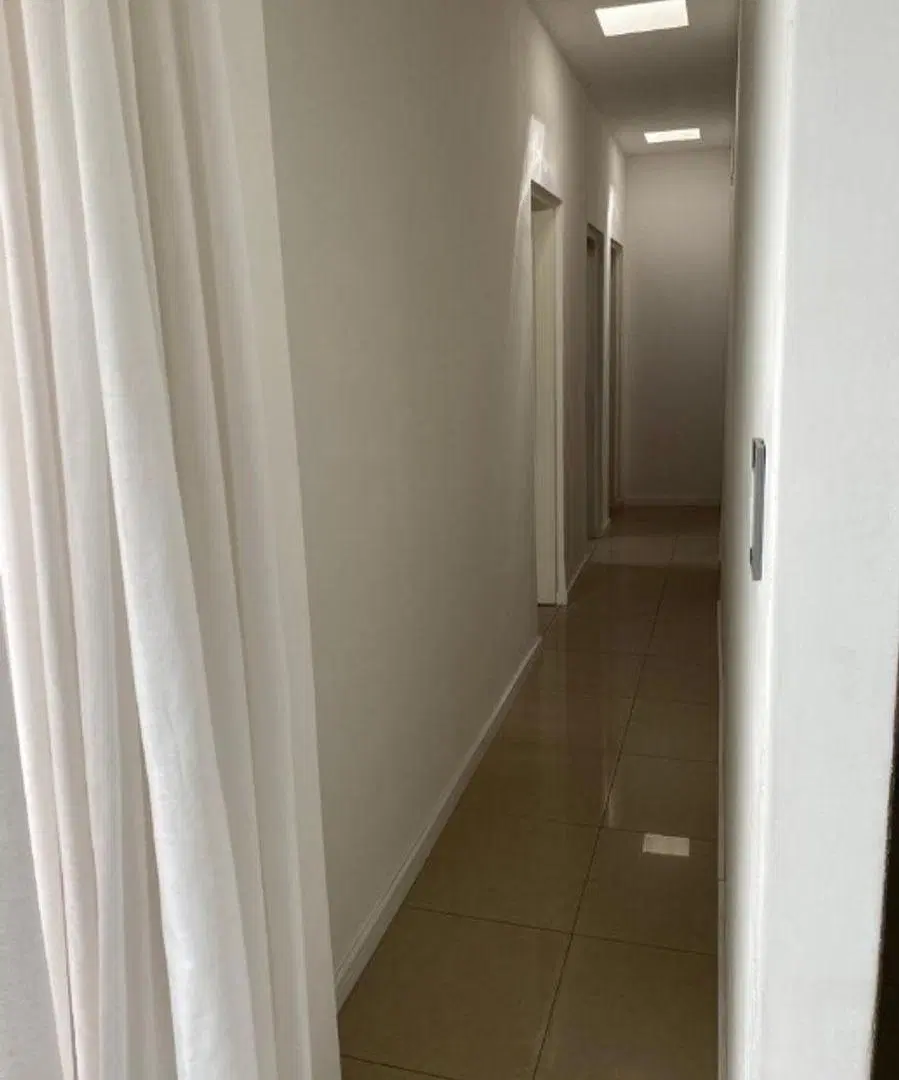 CASA DE 4 AMBIENTES EN VENTA - CASTELAR NORTE 1