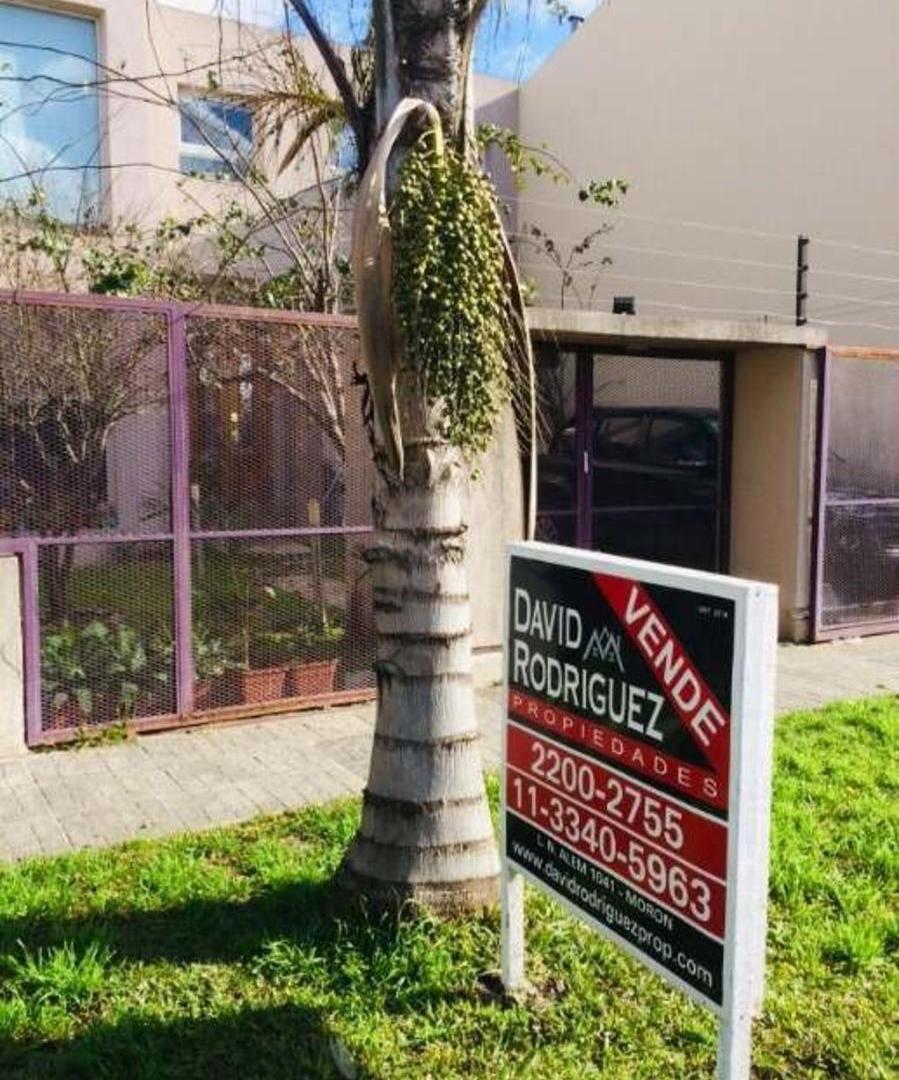 CASA MINIMALISTA DE 4 AMBIENTES