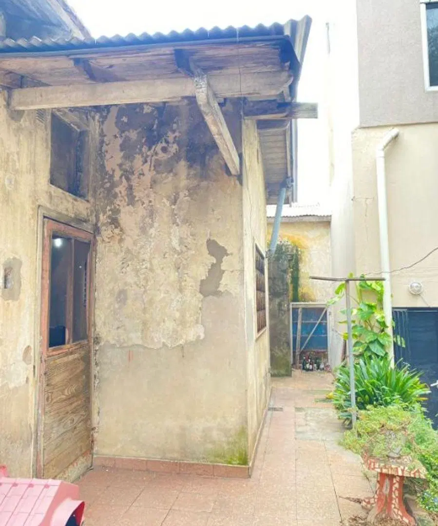 CHALET DE 4 AMBIENTES A REFACCIONAR - MORON NORTE 2