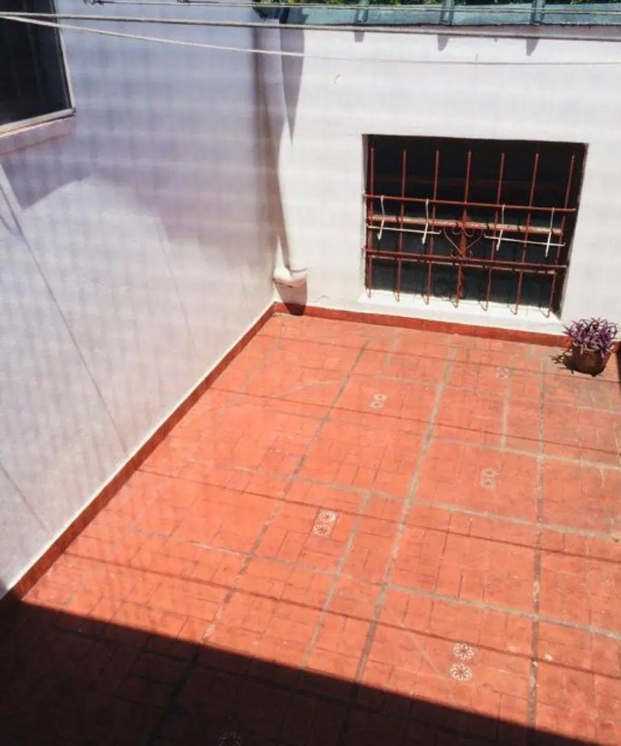 CHALET DE 4 AMBIENTES EN ZONA RESIDENCIAL EN VENTA - RAMOS MEJIA SUR 3