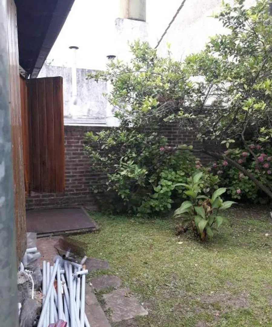 CHALET PARA DOS FAMILIAS EN VENTA - HAEDO NORTE 3