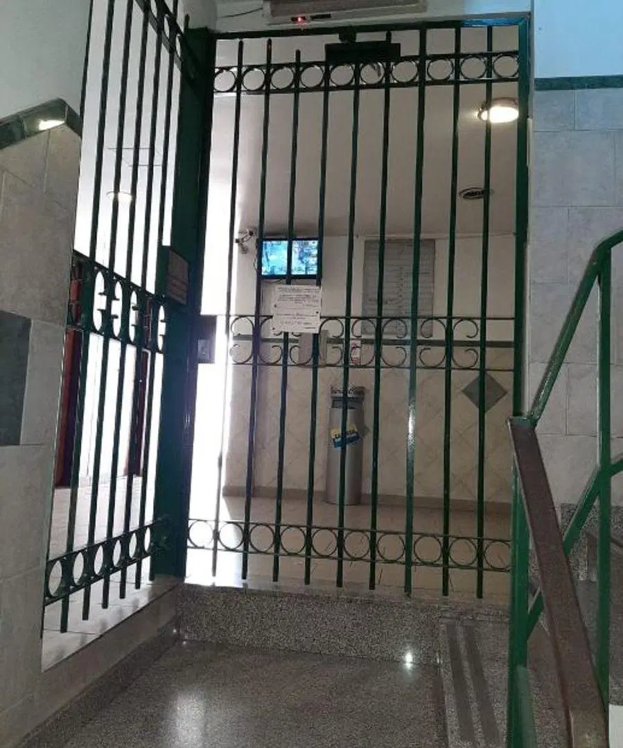 OFICINA EN GALERIA CENTRO EN VENTA - MORON CENTRO 2