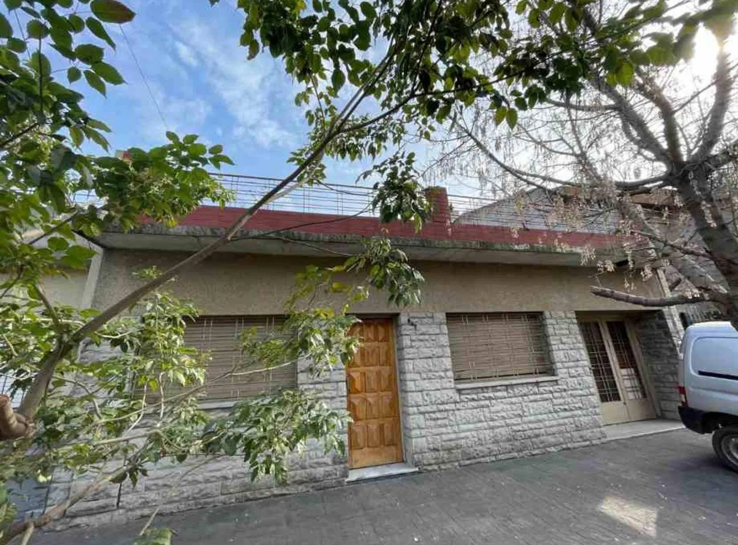CASA IDEAL 2 FAMILIAS EN VENTA - RAMOS MEJIA SUR 2