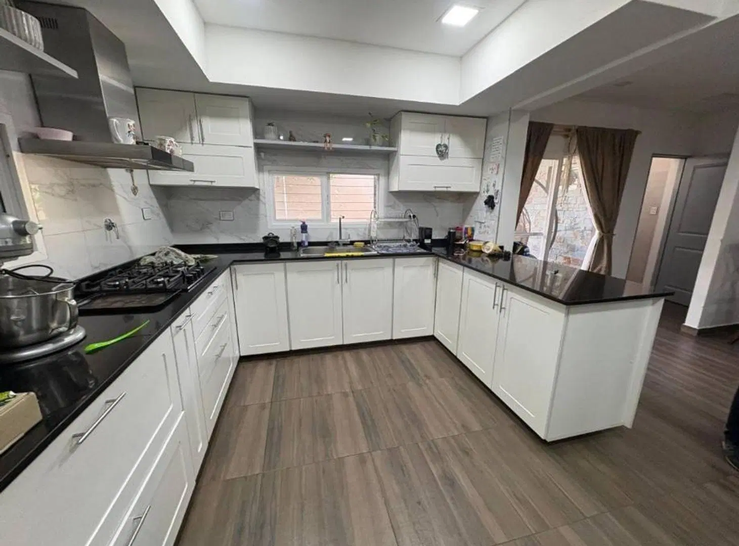CASA MINIMALISTA DE 5 AMBIENTES EN VENTA - ITUZAINGO NORTE 8