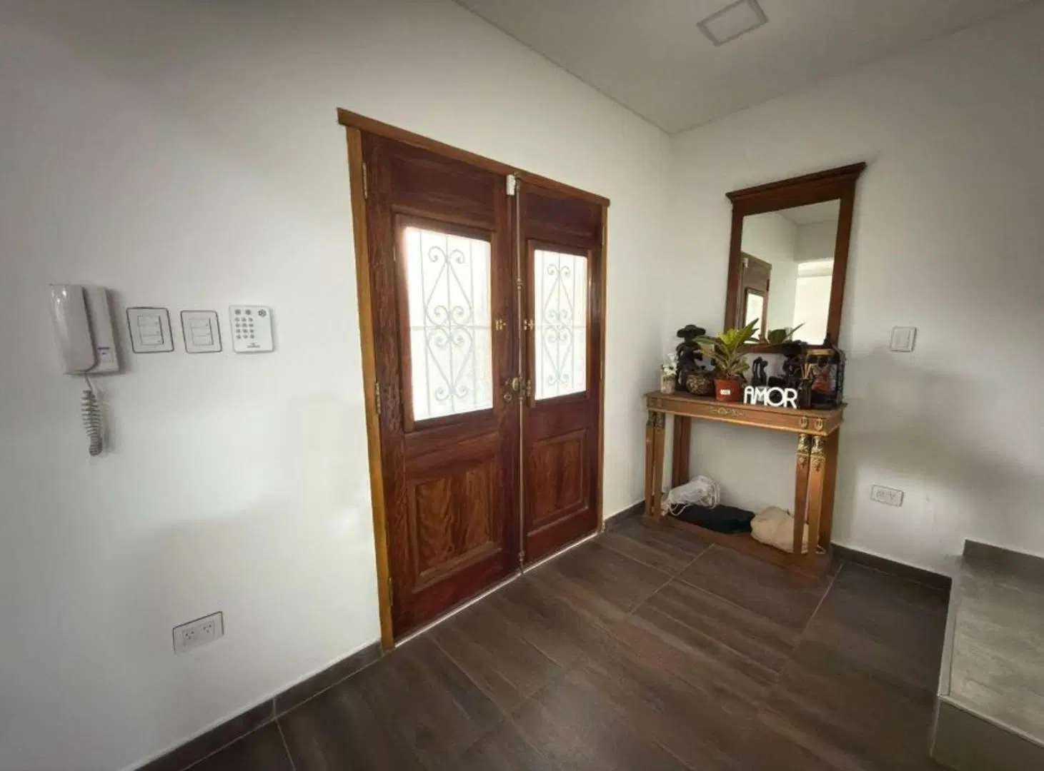 CASA MINIMALISTA DE 5 AMBIENTES EN VENTA - ITUZAINGO NORTE 1