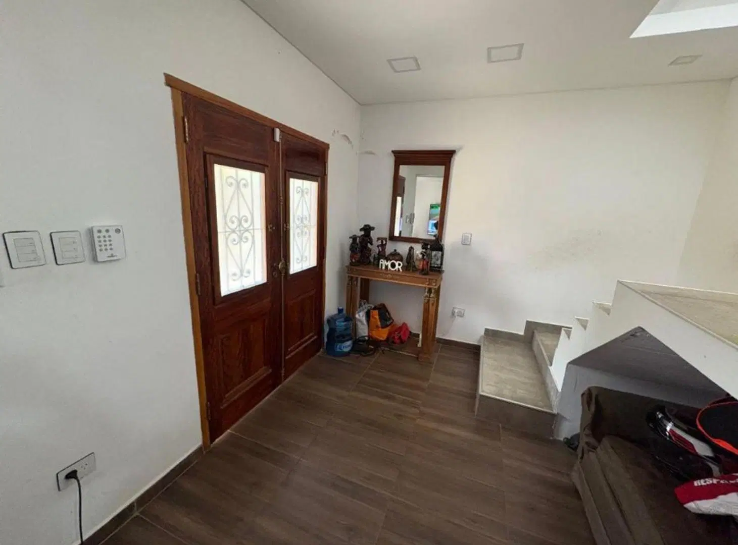 CASA MINIMALISTA DE 5 AMBIENTES EN VENTA - ITUZAINGO NORTE 3