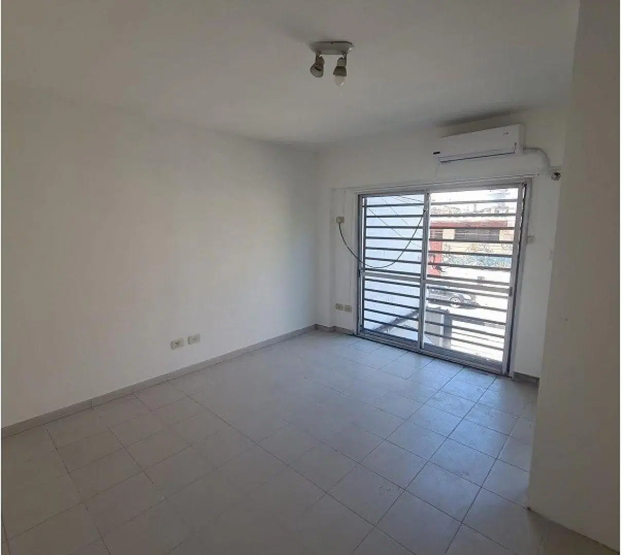 DEPARTAMENTO DE 2 AMBIENTES EN VENTA - MORON NORTE 4
