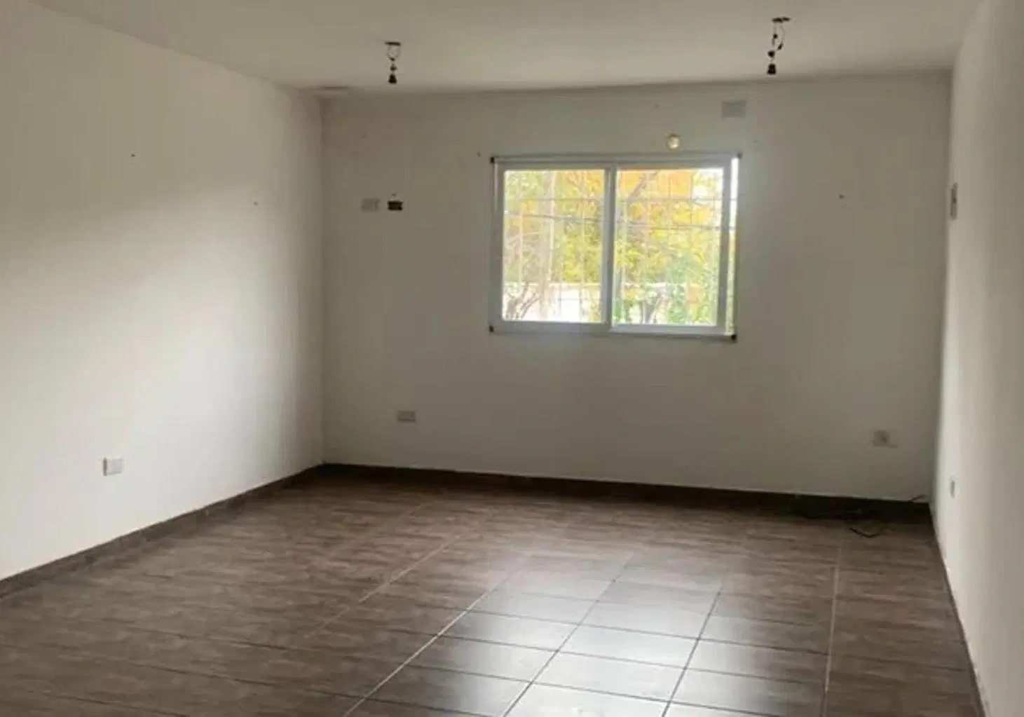 DEPARTAMENTO DE 2 AMBIENTES EN VENTA - CASTELAR NORTE 2