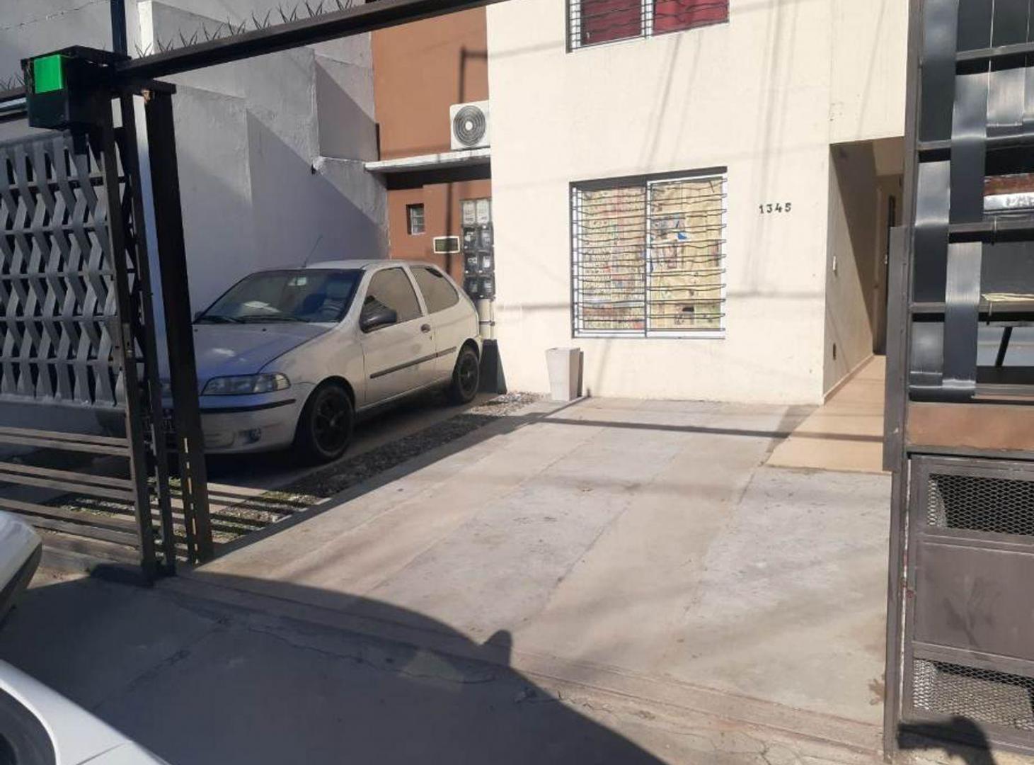 DEPARTAMENTO DE 2 AMBIENTES EN VENTA - MORON