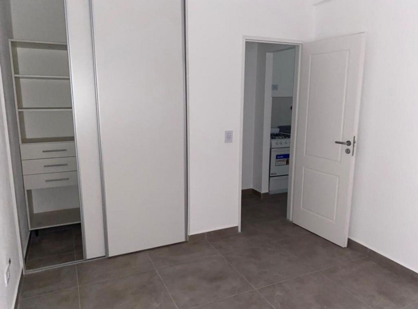 Foto de DEPARTAMENTO DE 2 AMBIENTES AL CONTRAFRENTE CON TERRAZA -, imagen 1