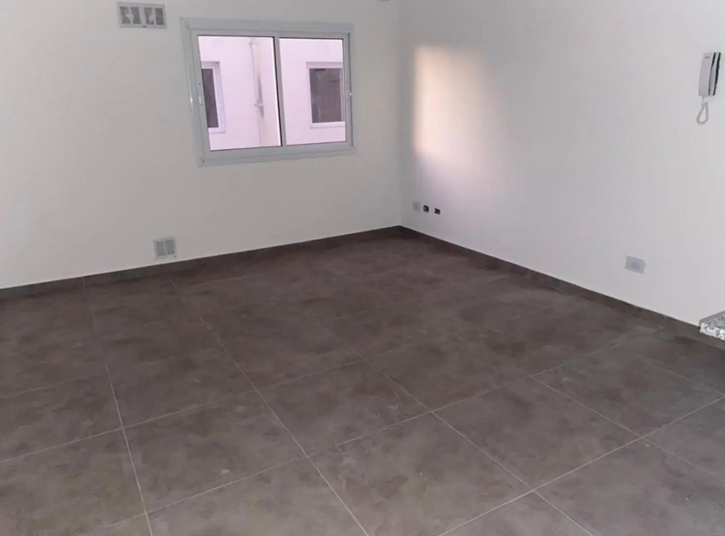 DEPARTAMENTO DE 2 AMBIENTES AL CONTRAFRENTE CON TERRAZA - 4