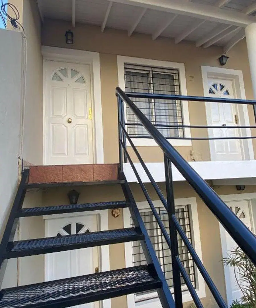 DEPARTAMENTO DE 2 AMBIENTES AL FRENTE 4